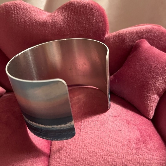 NWOT Metal cuff bracelet - Picture 4 of 5